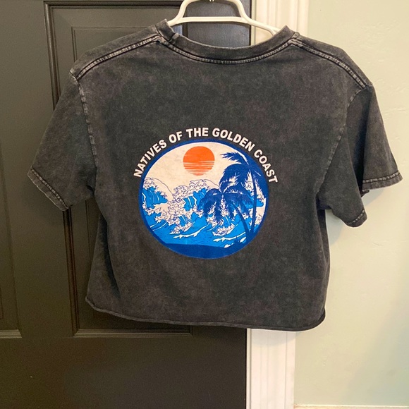 Cute surf shirt! - Picture 4 of 4